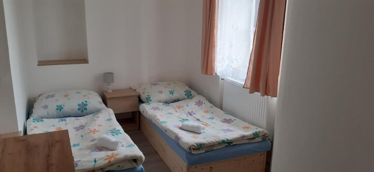 Farma Macas Villa Lázně Bohdaneč Kültér fotó